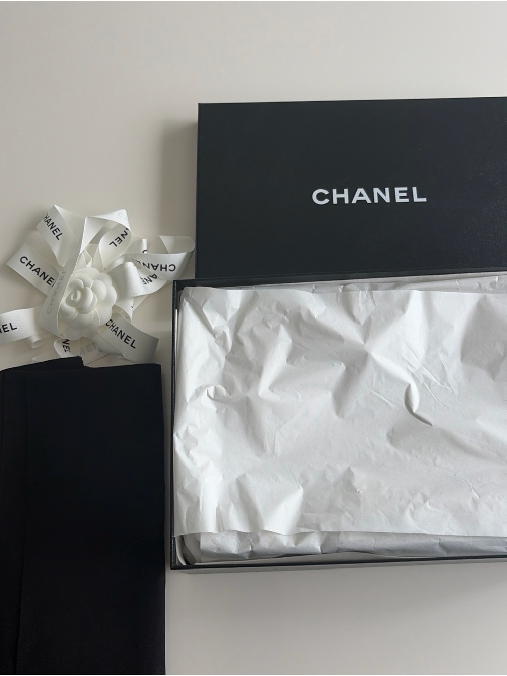 26A Chanel Lambskin & Patent Calfskin White & Black Apple Slingback 38.5 New - Picture 2 of 16